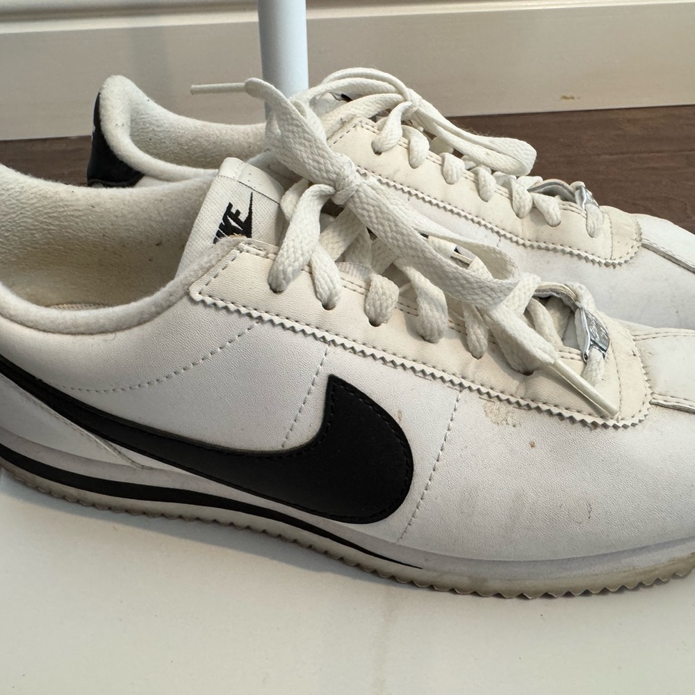Nike Men's White and Black Sneakers